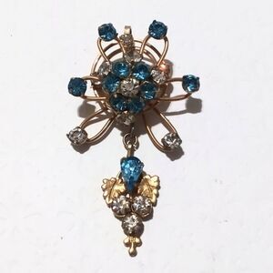 Vintage Mid Century Gold Tone Blue Rhinestone Floral Like Brooch Pendant